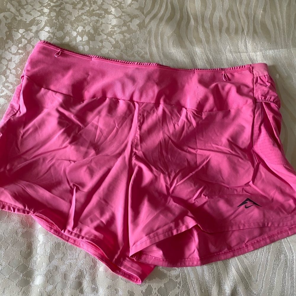 NIKE MEN'S TRAIL SECOND SUNRISE DRI-FIT 5" BRIEF-LINED RUNNING SHORTS - Picture 4 of 10